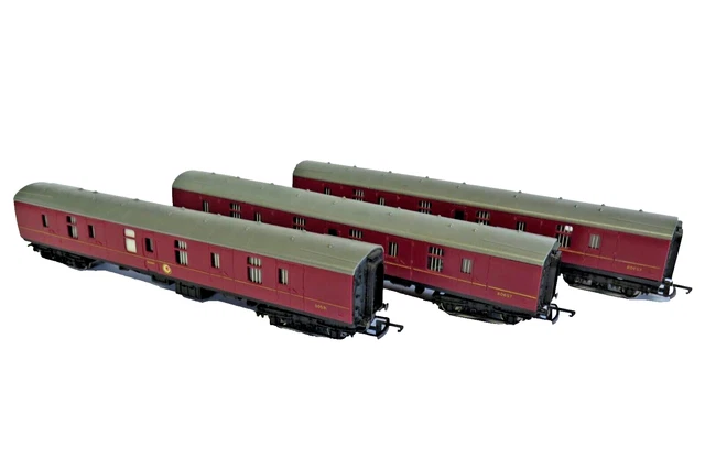 Triang R 425 OO GAUGE RAKE of 3 Triang Hornby R425 MK1 Full Brake BG. Metal Wheels ...