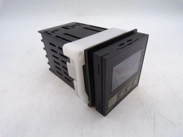 Omron E5Cn-Q2Mp-500 Temperature Controller (141067)