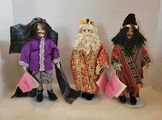 Paradise Galleries Treasury Collection Christmas Nativity Set 8 Dolls & Manger 13
