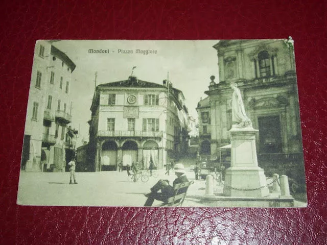 Cartolina Mondovì (Cuneo) - Piazza Maggiore 1917.