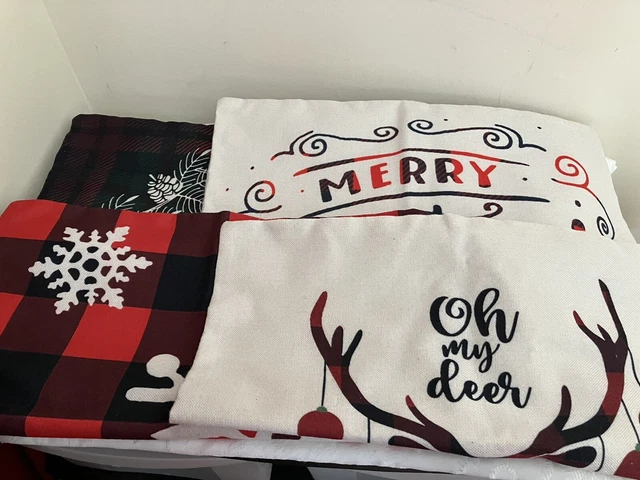 Set di 4 Cuscini Natale 43x45cm Coni Fiocco di Neve Oh My Cervo Allegro Usato