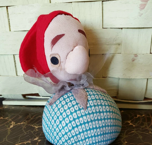Estatuilla vintage de bruja nariz grande cojín, Japón, nociones de costura retro década de 1950