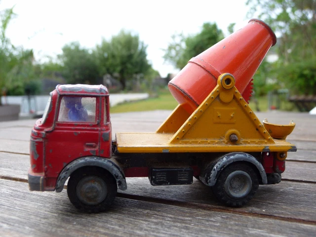 Jeu jouet ancien camion Berliet GLR bois et plastique Monneret jura 1940 / 1950