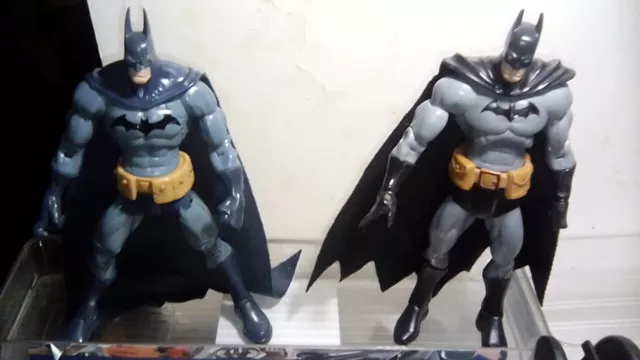 Mattel DC Universe Superheroes ATTACK ARMOR & BAT SIGNAL BATMAN - Superposable