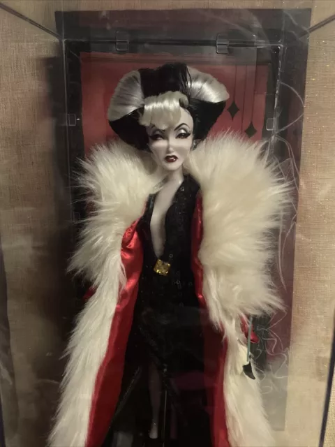 Disney Villains Designer Collection Cruella De Vil Doll Disney Store 2012 NIB