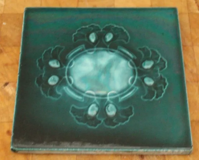 ANTIQUE ENGLISH RAISED MAJOLICA art nouveau LILY PAD DESIGN TILE