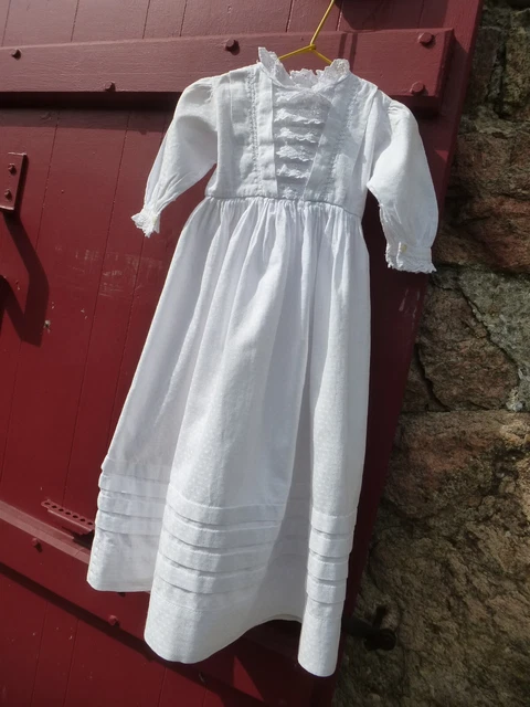 Tres Petite Robe De Baptême Ancienne Pique Coton Bebe Ou Poupee Annees 20