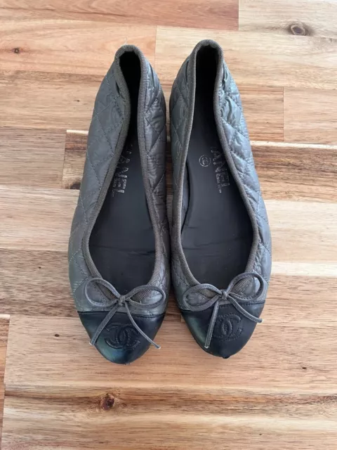 CHANEL CC Classic Fabric & Leather Ballet Ballerina Flats Size 35