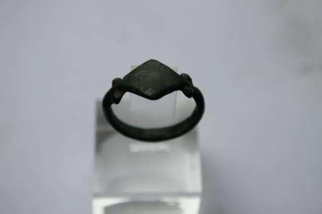 ANCIENT ROMAN BRONZE FINGER RING c. 2/3rd century AD