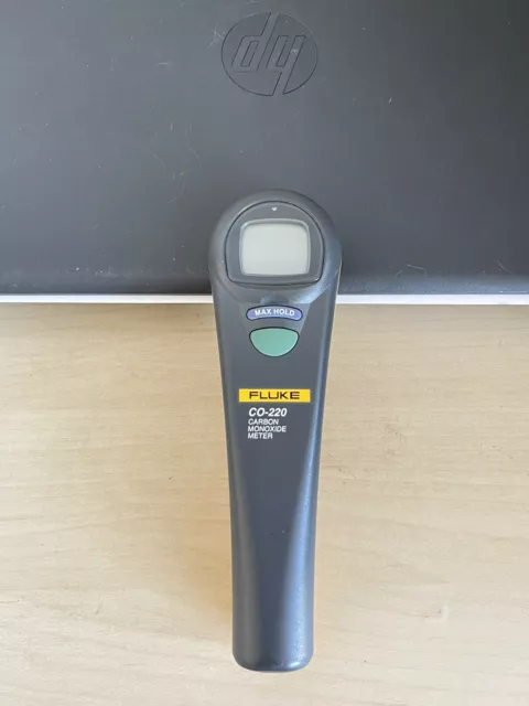 Fluke CO-220 Carbon Monoxide Tester