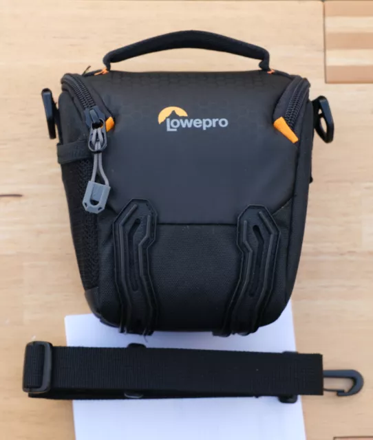 LOWEPRO ADVENTURA TLZ 20 III Kameratasche, Schwarz