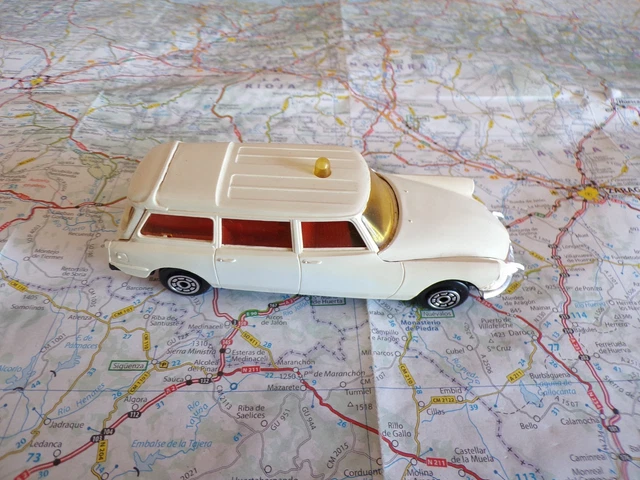 Citroën Break ID19 Ambulance Norev 1/43 - N°40 - Miniature De Collection
