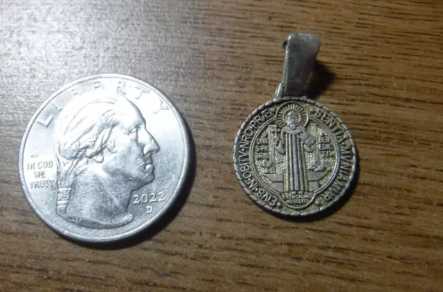 Medalla católica de San Benito, plata esterlina
