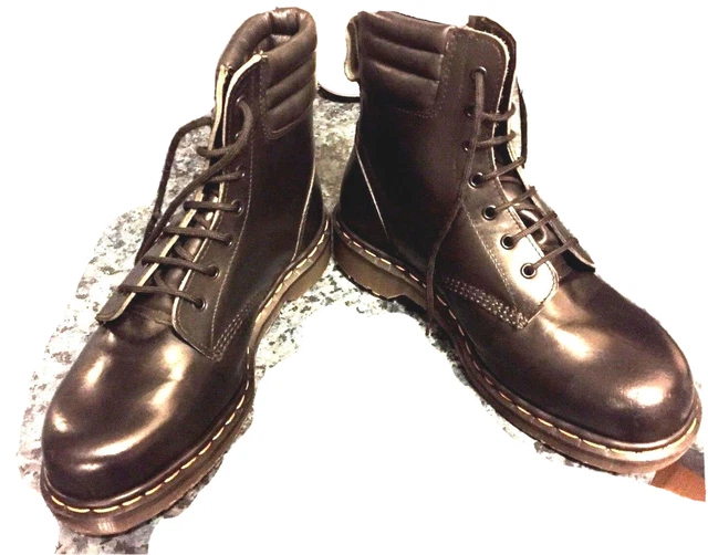 Stivali vintage Dr Martens in pelle nera UK 7 EU 41 dita in acciaio Made in England