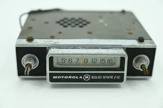 RARE Vintage 1960's MOTOROLA Solid State IC Car Auto Radio Model TM298M