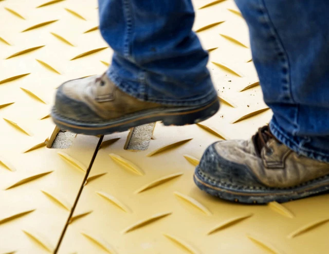 Ground Protection Mats - Heavy Equipment Mats, Temporary Access Mats