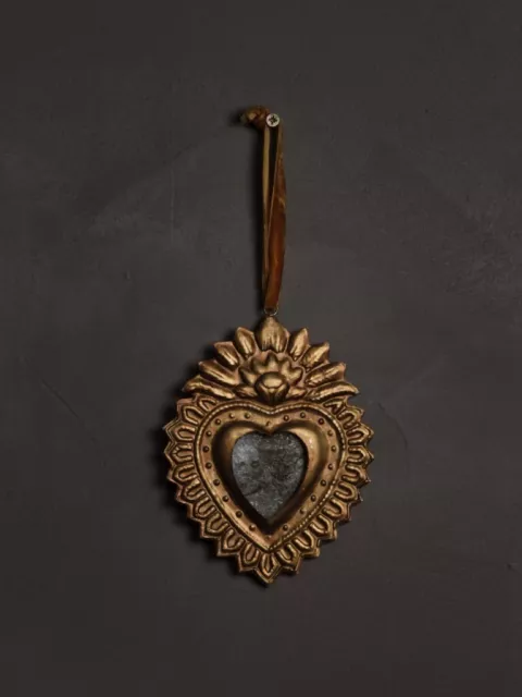 Ex-voto miroir en forme de cœur Métal dorée Patine ancien Dimension 15 x 12 cm