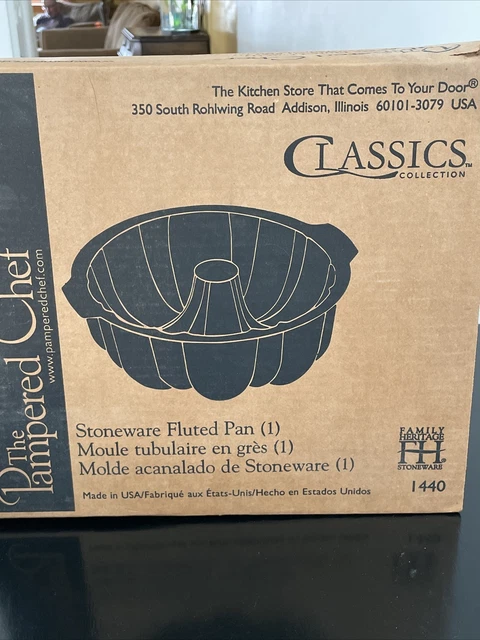 Pampered Chef Family Heritage Collection Stoneware 10" Fluted Bundt Pan 1440 New