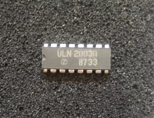 ULN2003A, array transistor, pacchetto PDIP DIL