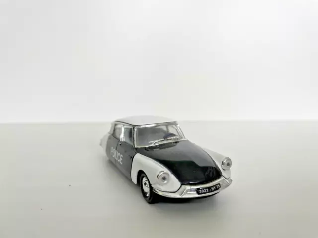Voiture miniature Norev Citroën DS Police 1/43