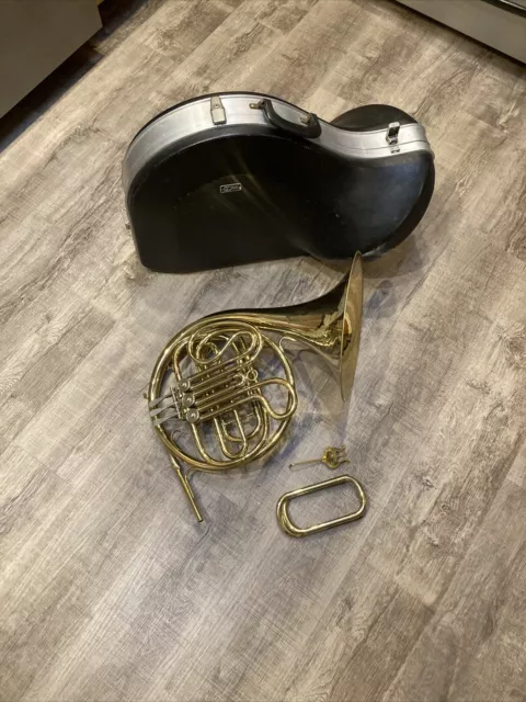 Vintage CG Conn LTD USA Single French Horn W/ Case