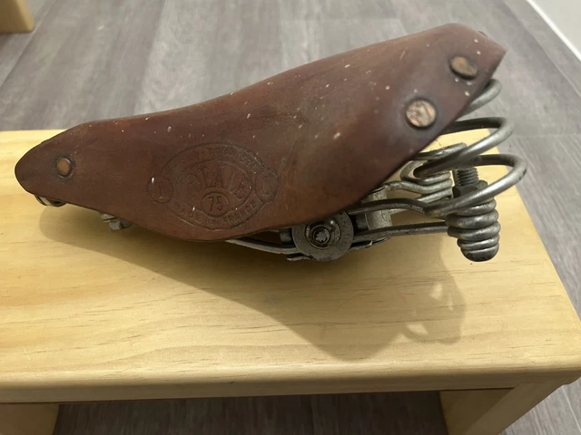 Selle De Vélo Ancienne Française CLUB N°29a - Cuir Marron - Vintage - Rare