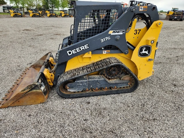 John Deere 317G Skidsteer