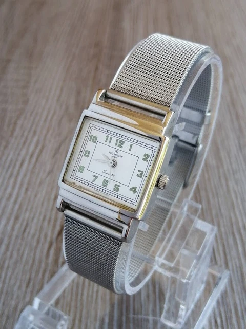 Montre Yves Fély Femme Quartz - Boîtier Acier 36mm, Bracelet Box Gris (occasion)