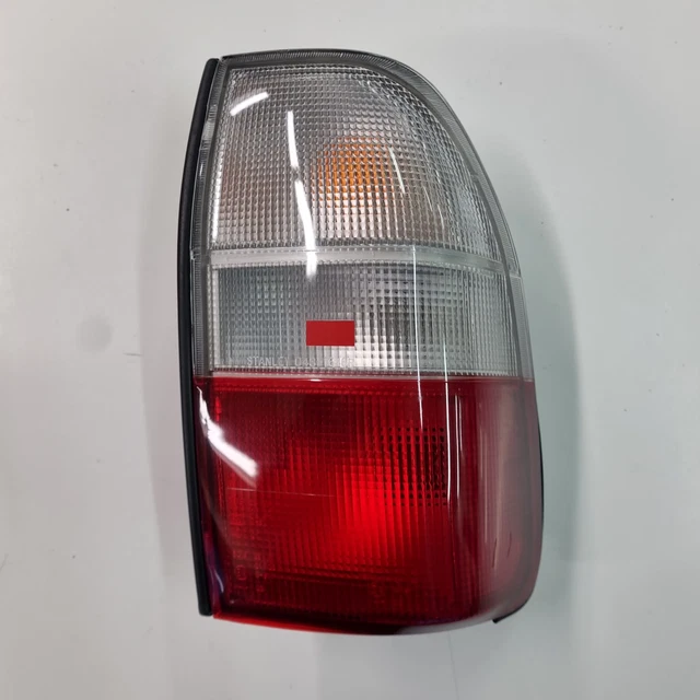 Luce posteriore Dx MITSUBISHI L200 09.2001-12.2007 MR981082