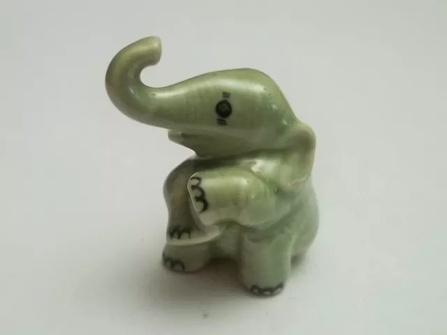 magnifique éléphant en porcelaine, vert céladon, olifant,elefant, G-tp2-5