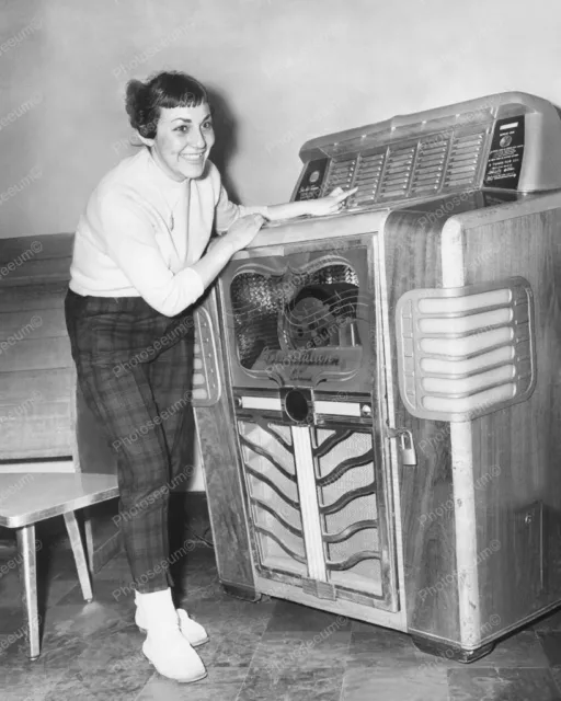 HC Evans Constellation Model 135 Jukebox 1949 Vintage 8x10 Reprint Of Old Photo