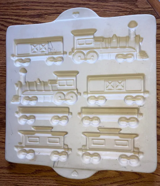 The Pampered Chef Gingerbread Hometown Train Stoneware Mold 1806