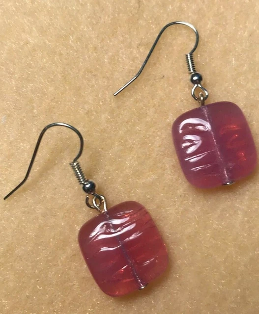Fushia coloured glass bead drop/dangle earrings - new -