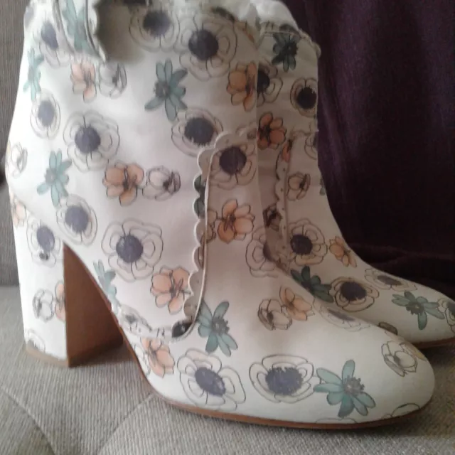 Laurence Dacade Paris Leather Floral Boho Print Pull On Boot Size 38.5(8US)