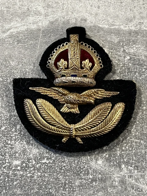 WW2 RAF OFFICERS cap badge by Gaunt, Kings crown , Royal air force £70. ...