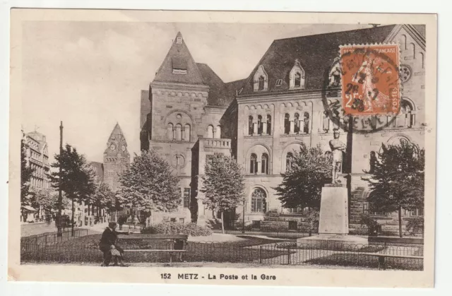 METZ - Moselle - CPA 57 - Place - La Poste et la Gare