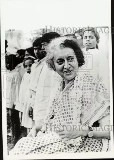 1975 Press Photo Indian Prime Minister Indira Gandhi at her home in New Delhi