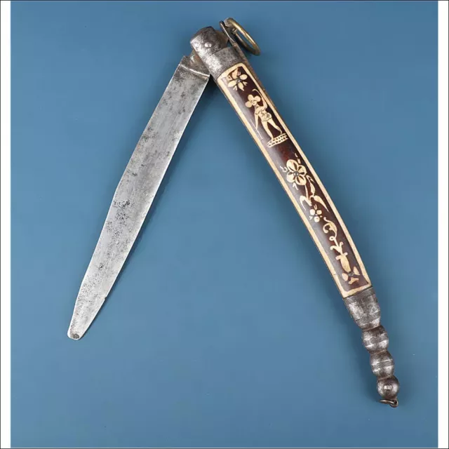 Antique French Navaja or Pocketknife. Châtellerault. 15.16 inches. 19th Century