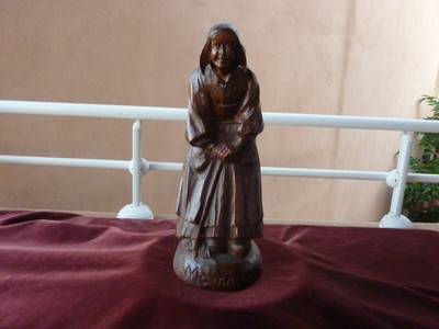 petite bretonne sculptée art populaire en bois H18cm 