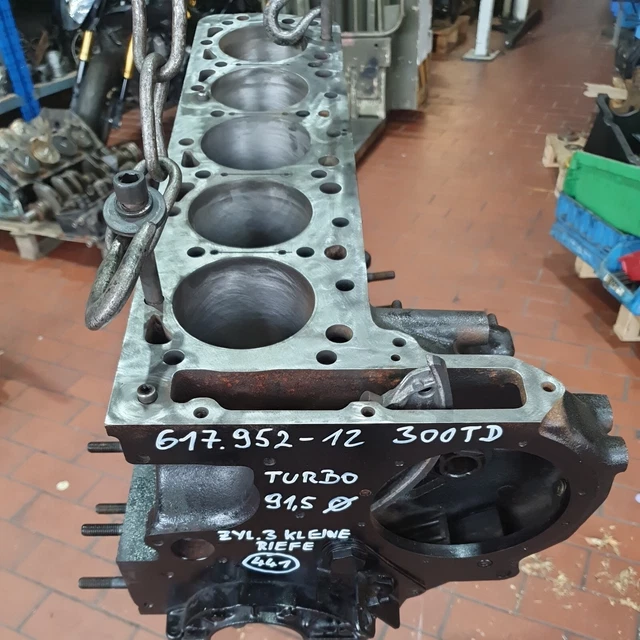 Bloc Moteur Mercedes OM617 617.952 300TD Turbo 125PS