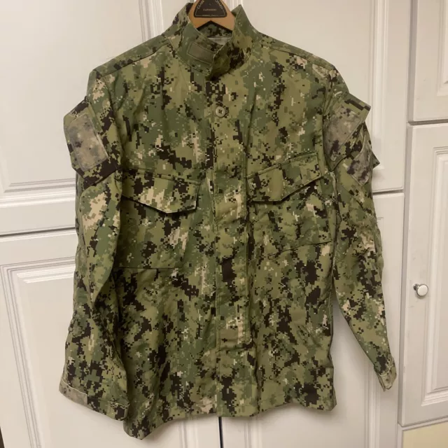 New US NAVY SEAL Patagonia AOR1 Level 9 Nine Field Shirt, Small Regular SR