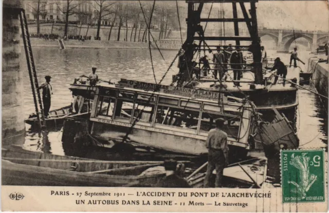 CPA PARIS 1911 Accident du Pont de l'Archeveche autobus dans la seine (73157)
