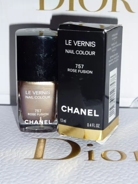 Research and Shopping online PolishCrush: Chanel's Updated Longwear Nail  Polish in Organdi - Minnebelle, le vernis longwear nail colour