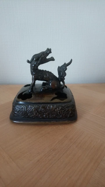 Ancien bronze animalier en forme de dragon couvercle de brûle parfum