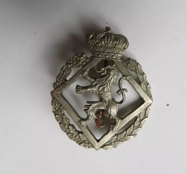 Insigne / Broche militaire belge BELGIQUE (Lion ...) 3 x 3.5 cm   *J.27*