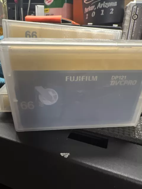 Cinta Fujifilm DP121 DVC Pro 66 Qty 5 nueva. Sin envolver pero bastante seguro que son nuevos.