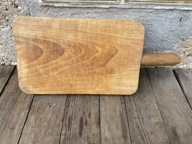ancienne planche a decouper en bois deco cuisine gite ferme chalet brocante