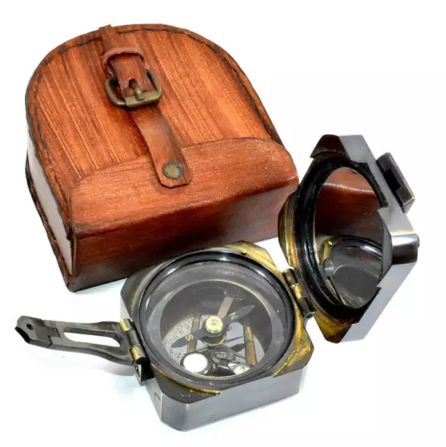 Maritime nautique en laiton antique avec boîte en cuir Boussole carrée