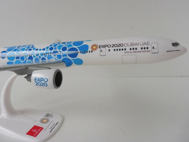 Avion Miniature Emirates Boeing 777-300ER – GeminiJets 1/200 – Train Rentré – Neuf