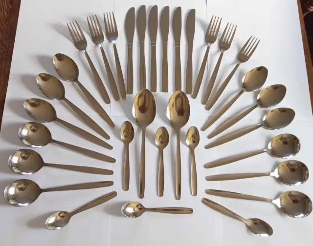 New 32 Piece Cutlery Set 6 Place Settings & 2 Serving Spoons Modern Plain Handle